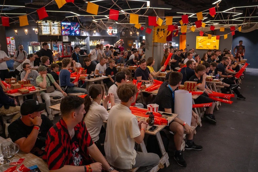 Tuhá atmosféra ve Vodafone PLAYzone Aréně